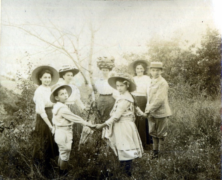 Digne, 1911: Franois, Paule; Jeanne, Marie-Louise, Genevive, Toinon, X