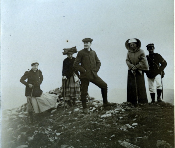 Blayeul, 1911: Toinon, Marie-Louise, Andr, Genevive, X