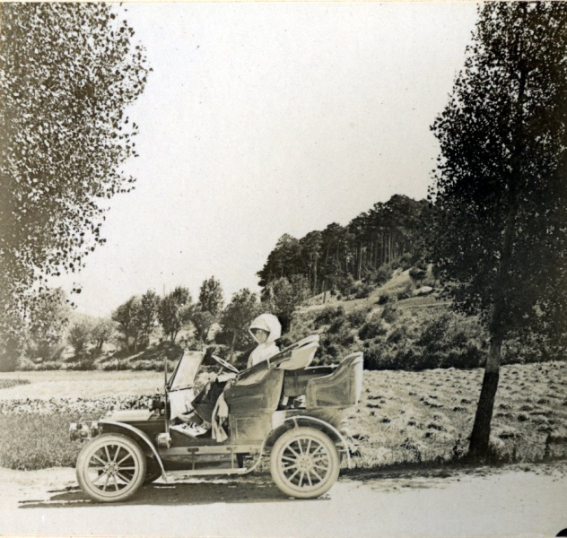 ?, 1912: Genevive