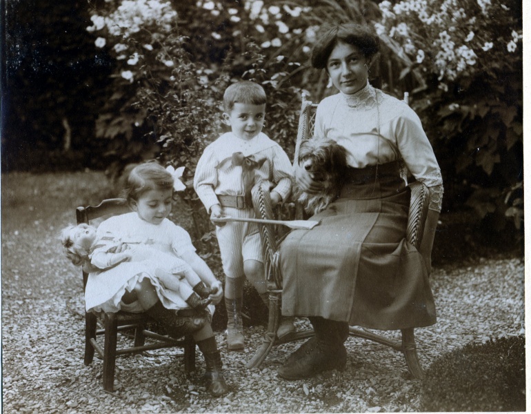 Digne, 1912: Yvonne, Henri, Jeanne