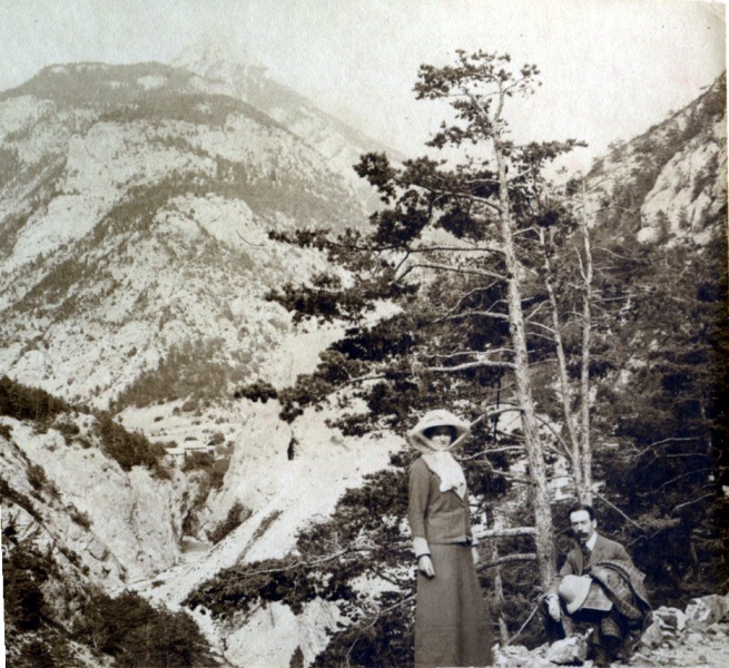 ?, 1912: Genevive, Louis