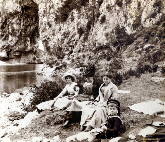 Gorges de l'Ardche, 1912: Toinon, lisabeth, Genevive, Jacques