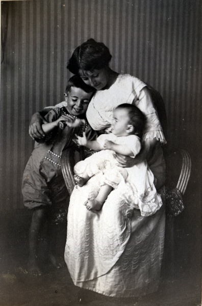 Mimizan, 1913: Henri, Genevive, Pierre