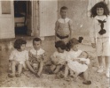 Mimizan, 1913: X, Henri, Yvonne, Y, Pierre; Jacques, Z