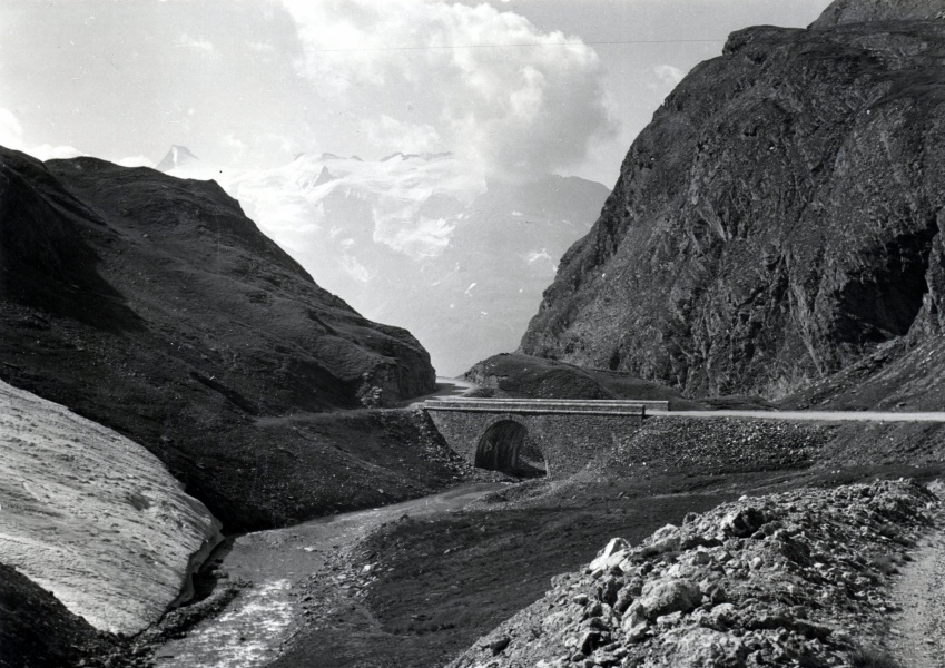 Descente du col de l'Iseran, pont de la Lenta, 31 juillet 1952