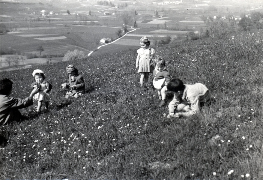 Prs du lac de Paladru : Jacqueline, Vincent Jr, Isabelle, Agns, Pierre Jr, Olivier