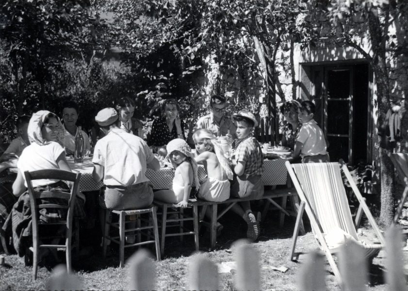 Maudre, t 1953 : Jacqueline, Pierre, Agns, Isabelle, Olivier, Dominique, Irne, Philippe, Marguerite Courby, Franoise Courby, Genevive, Nicolas