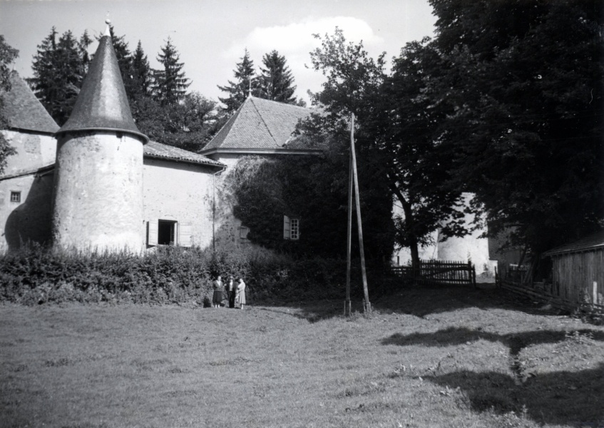 Chteau d'Avenas, aot 1953