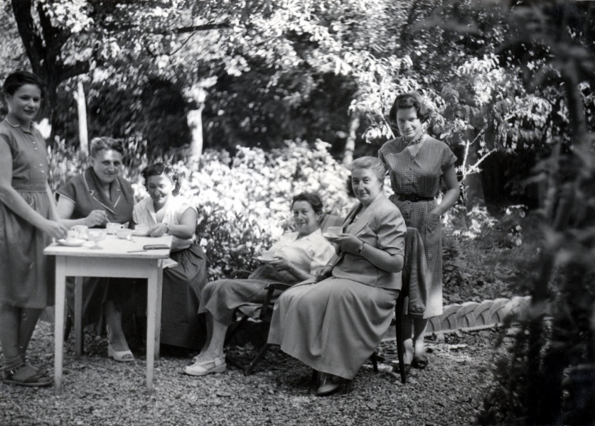 Aix les bains, 12 septembre 1953 : ..., Genevive, Jeanne, X