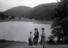 Lac Gnin, 10 juillet 1953 : Genevive, Jacqueline, X