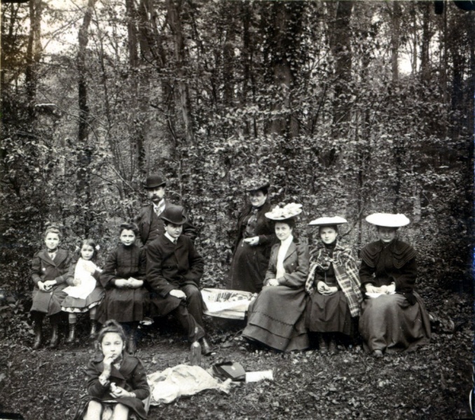 1905: Jeanne; X, Paule, Y, Z, Genevive, Marie-Louise, Marie-Thrse; Joseph, lisabeth