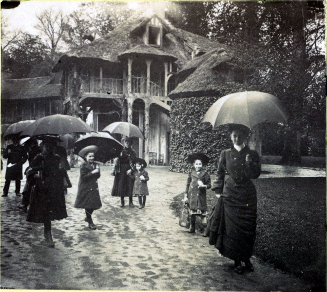 1905: Marie-Thrse, Toinon, Marie-Louise, Paule, Jeanne, Genevive et autres