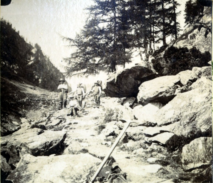 Monte au glacier de Largentire, 1905: Genevive et autres