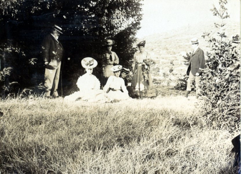 ?, 1905: Genevive, lisabeth et autres