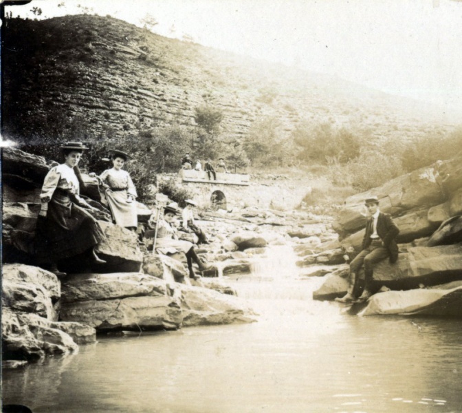 Digne, 1905: Genevive, Marie-Thrse, Marie-Marguerite, Marie-Louise, Andr