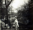 Paris, parc Monceau, 1905: Jeanne, Marie-Thrse, Franois, Louis, Paule, Genevive