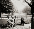 Parc Monceau, 1905: Genevive, Marguerite et Maurice Uchard; Pierre et Georges Uchard, Louis