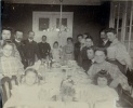 Paris, Bd Pereire, 1905: Paule, Toinon, Marie-Thrse, Andr Uchard, Joseph, Maurice Uchard, Jeanne, Marie-Marguerite, lisabeth, Franois, X, Andr, Marie-Louise, Marguerite Uchard; debout  droite, Louis et Genevive