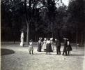 ?, 1905: une partie des mmes, jouant au croquet