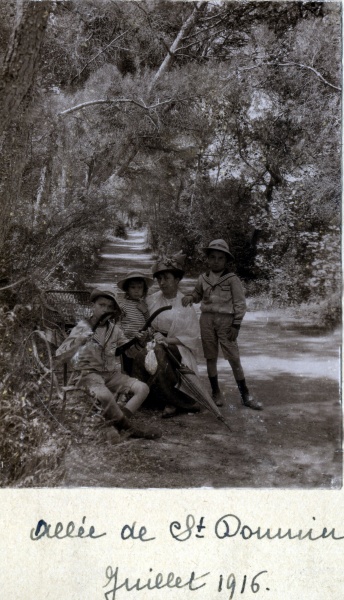 Digne, St Domnin, juillet 1916: Jacques, Pierre, Genevive, Henri