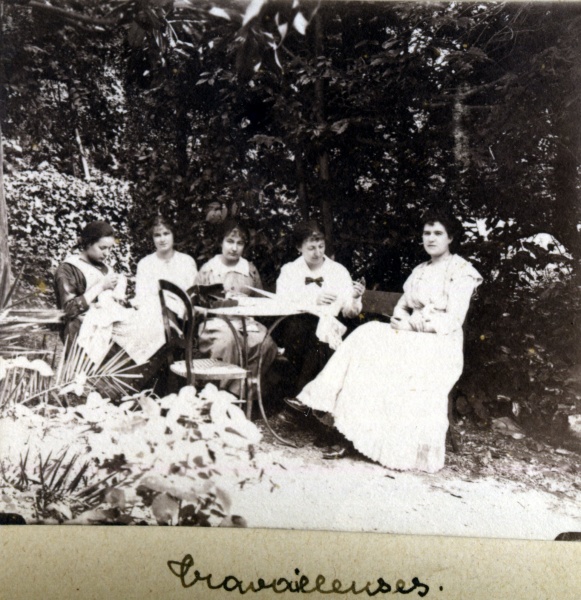 Digne, juillet 1916: Paule, Toinon, Jeanne, Genevive, Mme du Chaffaut