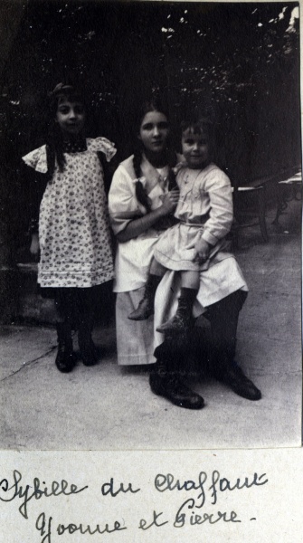 Digne, juillet 1916: Yvonne, Sybille du Chaffaut, Pierre