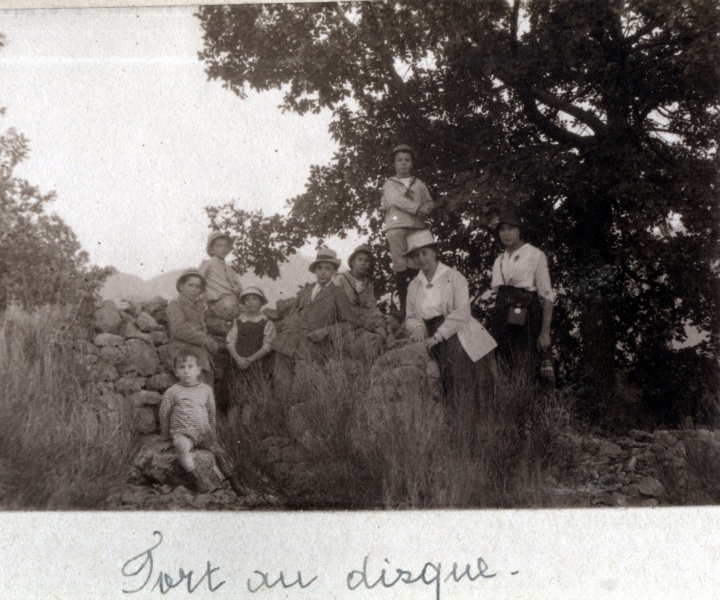 Fort au disque, 1917: Pierre; Charles et Jules du Chaffaut, Yvonne, Franois, Jacques, Genevive, Paule; Henri