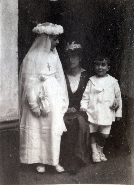 Lyon, 16 juin 1918: Yvonne, Genevive, Pierre