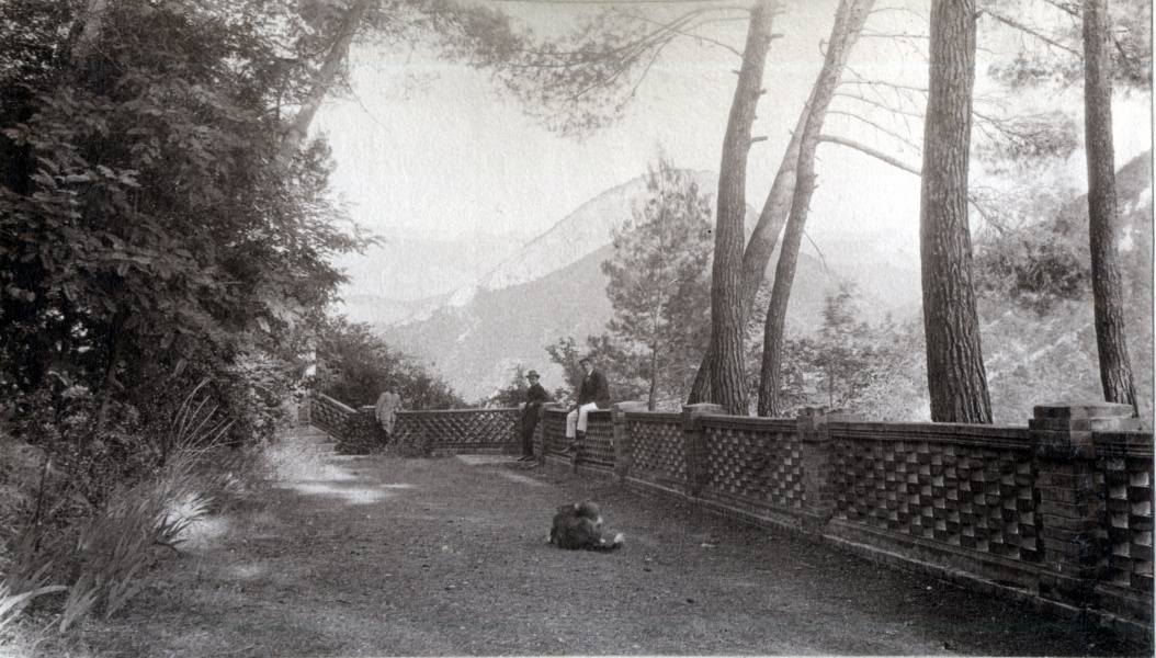 Digne tessasse de l'vch, septembre 1918: Louis, Franois, X