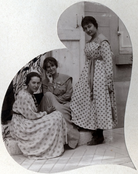 Digne, aot 1918: Paule, Toinon, Jeanne