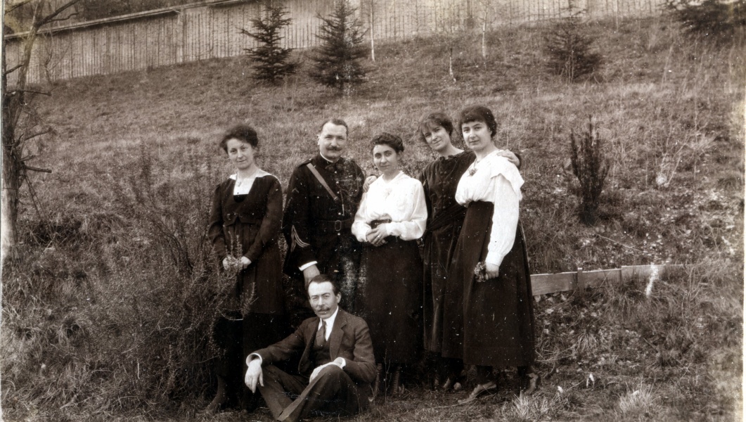 La Tronche, 23 mars 1919: Louis; Genevive, Andr, Germaine, Toinon, Jeanne