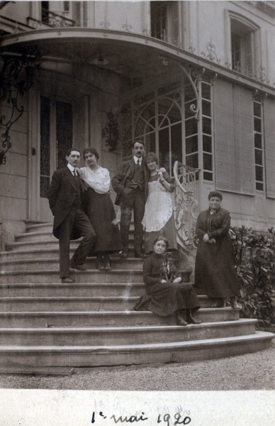 Ville d'Avray, 1er mai 1920: Mme Prouvost; Jean Prouvost, Jean, Robert Mugel, Toinon, lisabeth