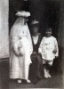 Lyon, 16 juin 1918: Yvonne, Genevive, Pierre