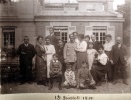 Les Vallires, 13 juillet 1919: Henri, Pierre, Jacques; M. Mugel, Genevive, Germaine, Mme Mugel, Robert Mugel, Toinon, Yvonne, Jeanne; Franois, Andr, Paule, lisabeth, Joseph, Mme et M. Ragis
