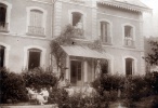 Digne, Villa Reinach, 7 septembre 1919: Genevive, Yvonne, X, Pierre, Joseph, lisabeth, X, Andr; Henri et autres; aux fentres, Jeanne, Paule, Toinon, Germaine