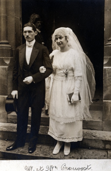Paris, juillet 1920: Jean Prouvost, Jeanne