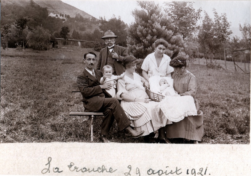 La Tronche, 29 aot 1921: Robert et Paul Mugel, Toinon, Joseph Jr, Mme Ragis; M. Ragis, Germaine