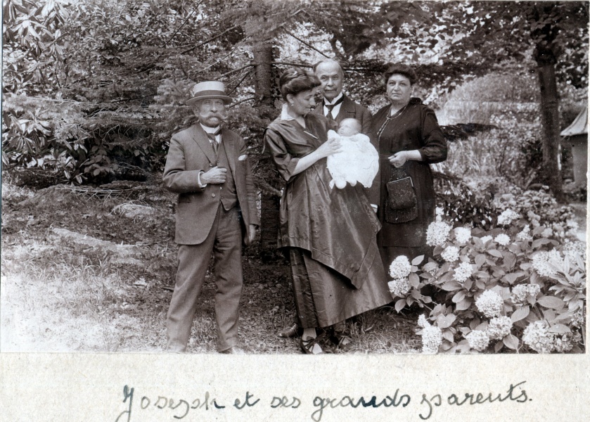 La Tronche, aot 1921: M. et Mme Ragis, Joseph Jr; Joseph, lisabeth