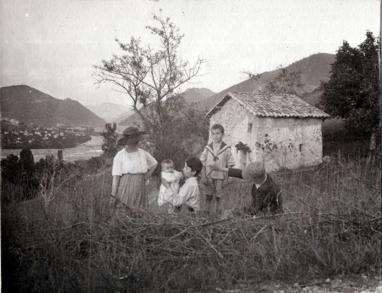 Digne, septembre 1921: Genevive, Michel, Henri, Pierre, Jacques