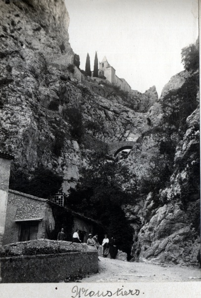 Moustiers, 1921: Robert Mugel, Paule, Toinon, Franois, Genevive, lisabeth
