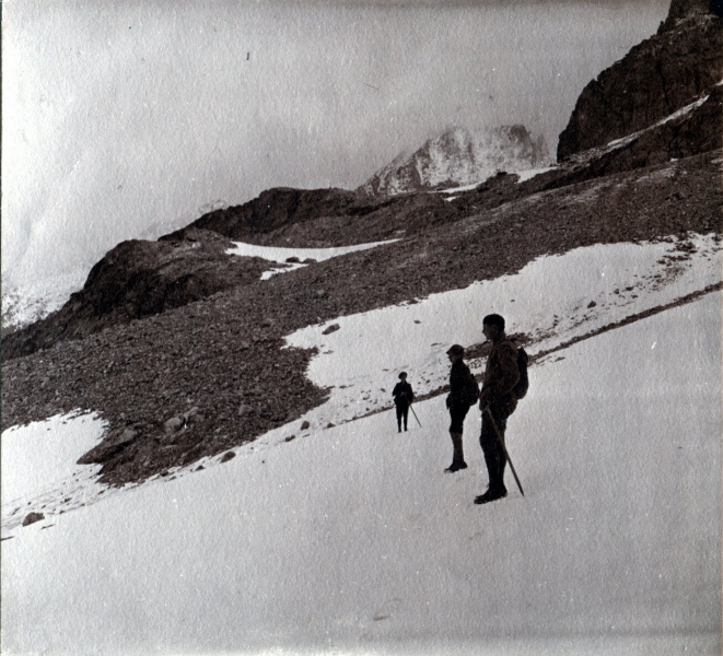 Massif du Pelvoux, aot 1922: Glacier blanc; Jacques, Henri, Franois