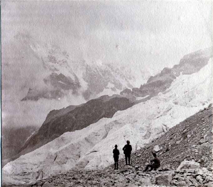 Massif du Pelvoux, aot 1922: Glacier blanc; Henri, Jacques, Franois