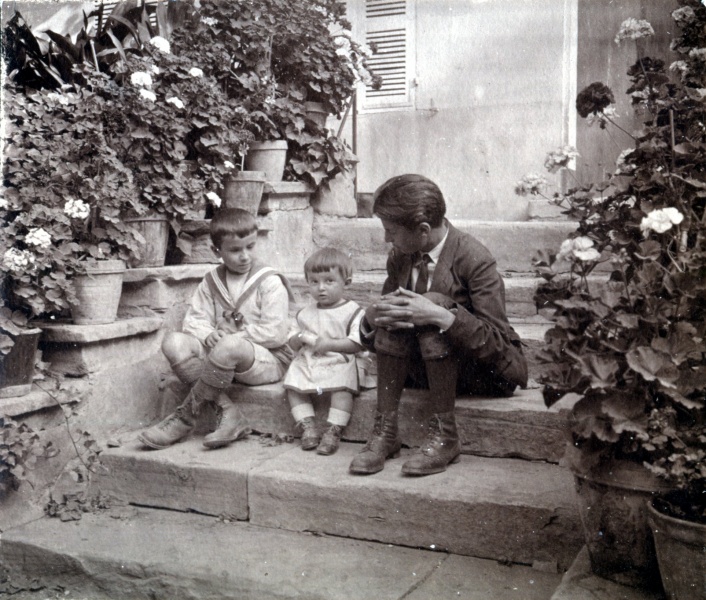 Digne, aot 1922: Pierre, Michel, Jacques