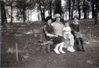 Lyon, juillet 1922: Yvonne, Genevive, Michel, Henri