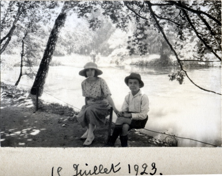 Lyon, parc de la Tte d'or, 15 juillet 1923: Yvonne, Pierre