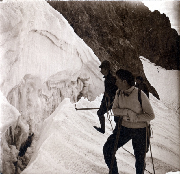 Massif du Pelvoux, aot 1923: Glacier blanc; Henri, Paule, Jacques