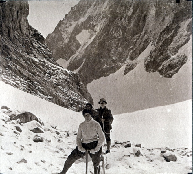 Massif du Pelvoux, aot 1923: col de la Temple; Paule, Jacques, Henri