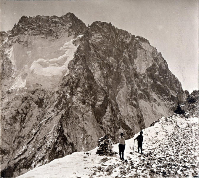 Massif du Pelvoux, aot 1923: col de la Temple; Paule, Jacques