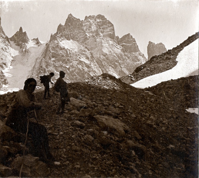 Massif du Pelvoux, aot 1923: col de la Temple; Paule, Jacques, Henri