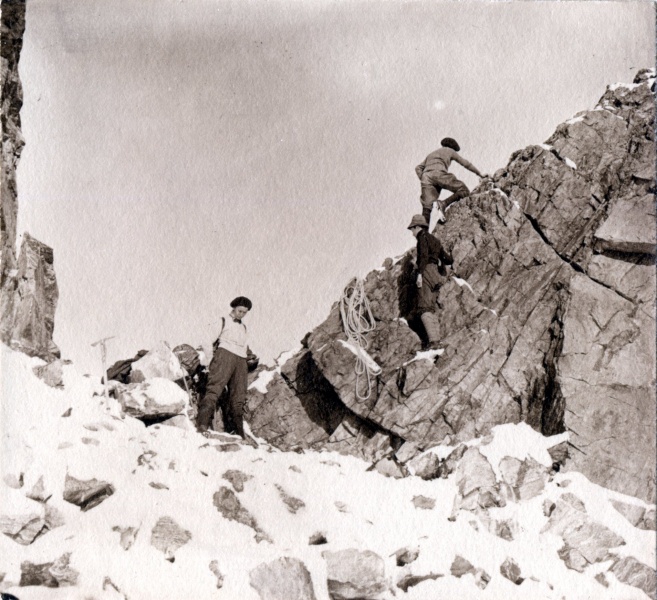 Massif du Pelvoux, aot 1923: col des crins; Paule, Henri, Jacques